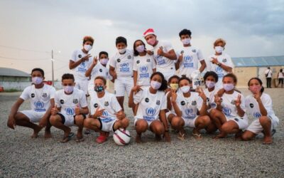 ACNUR distribui uniformes do Santos FC para crianças venezuelanas em Boa Vista