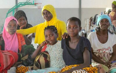Ajudar outras pessoas consola mãe deslocada em Moçambique