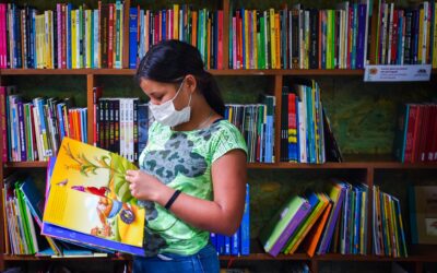 Jovens, refugiados e leitores: bibliotecas do “Mi Casa, Tu Casa” são implementadas em abrigos de Boa Vista