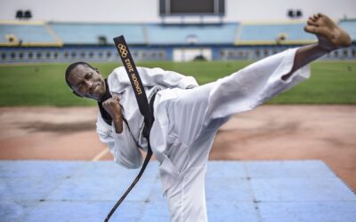 Atleta refugiado burundiano do taekwondo alcança seu sonho nos Jogos Paralímpicos Tóquio 2020