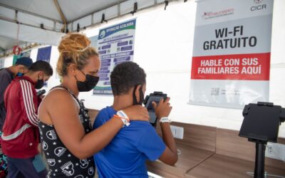 Internet gratuita em Pacaraima facilita comunicação de pessoas refugiadas, migrantes e brasileiras na fronteira