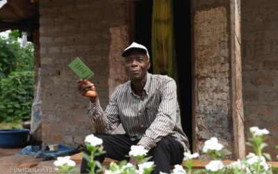 Refugiados ajudam a acabar com mitos sobre a COVID-19 na Nigéria