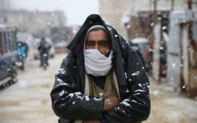 A fria e dura realidade: entenda  o que famílias refugiadas enfrentam no inverno