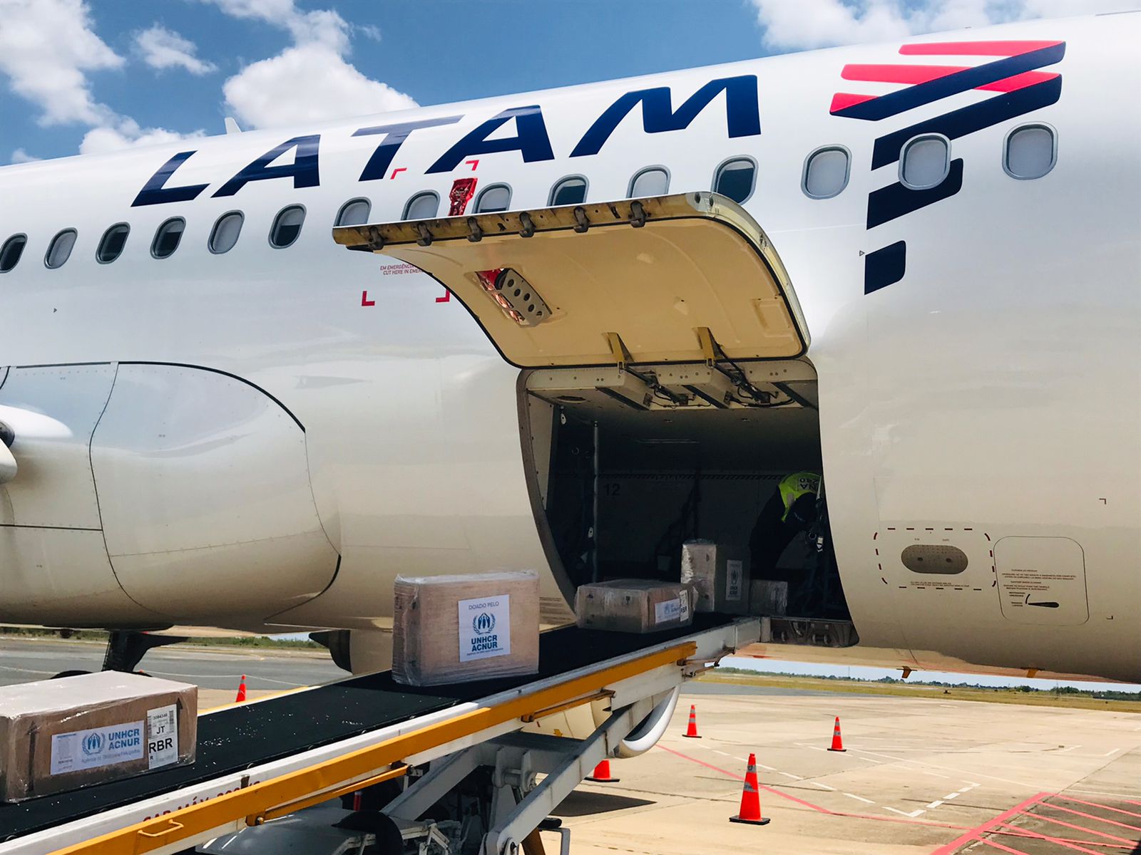 Avião Solidário da LATAM e ACNUR transportam mais de 2