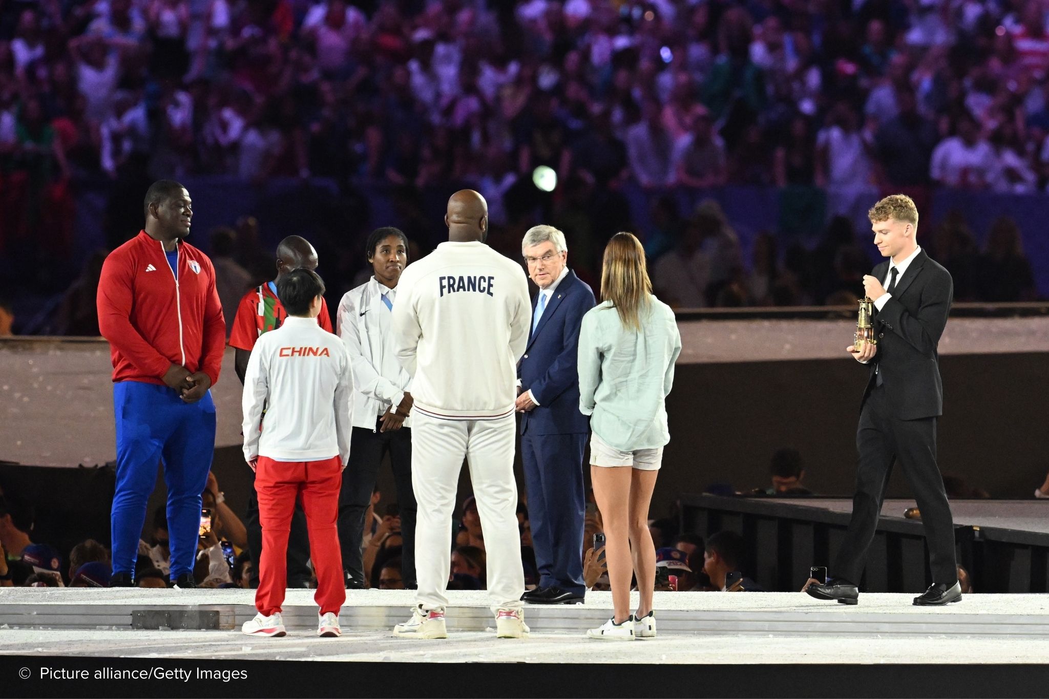 Chama é apagada na cerimônia de encerramento. Foto: Getty Images