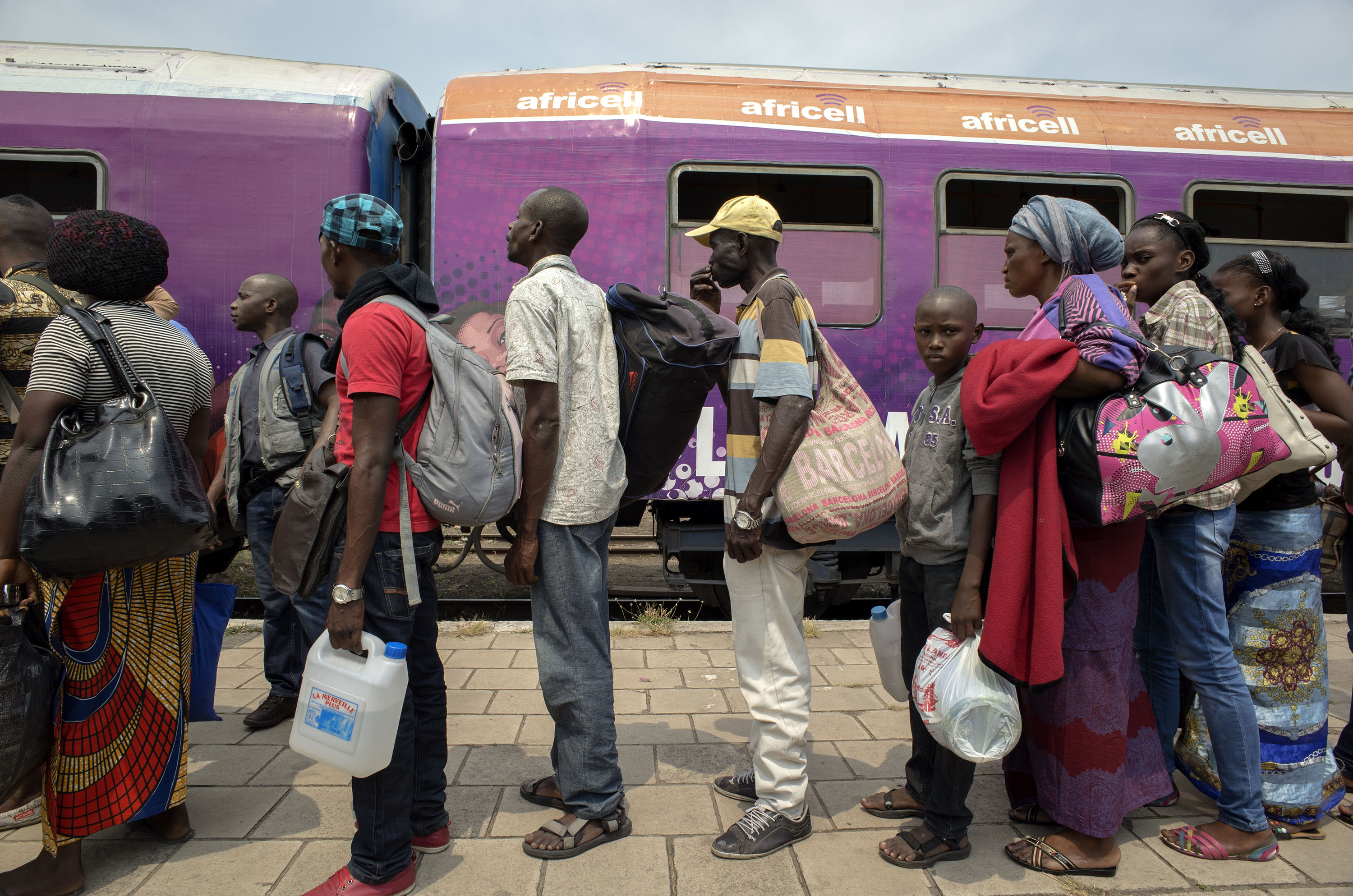 Angoleños Se Repatrian En Tren Desde La República Democrática Del Congo ...