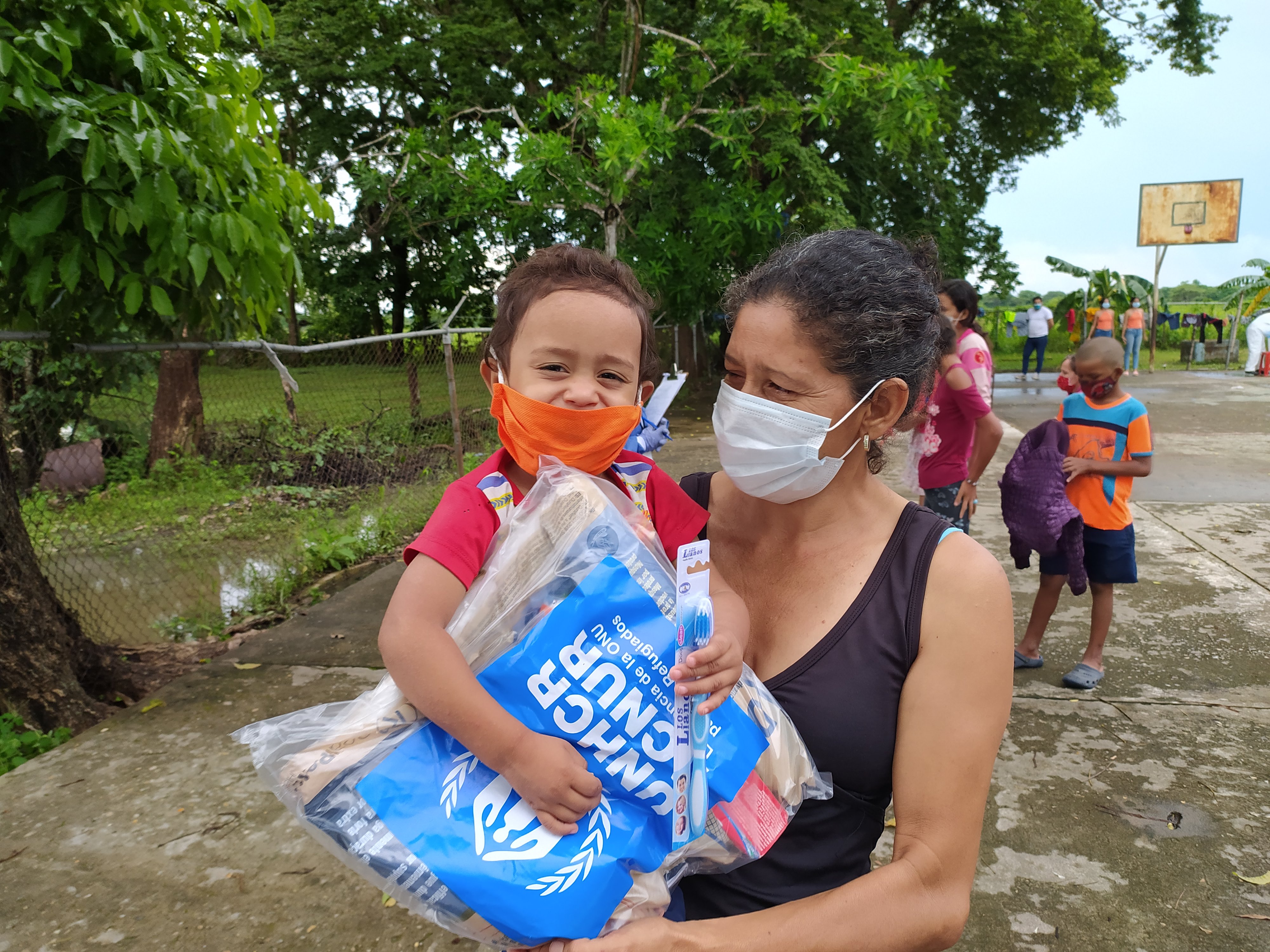 Agua potable: pastillas purificadoras para refugiados - eACNUR