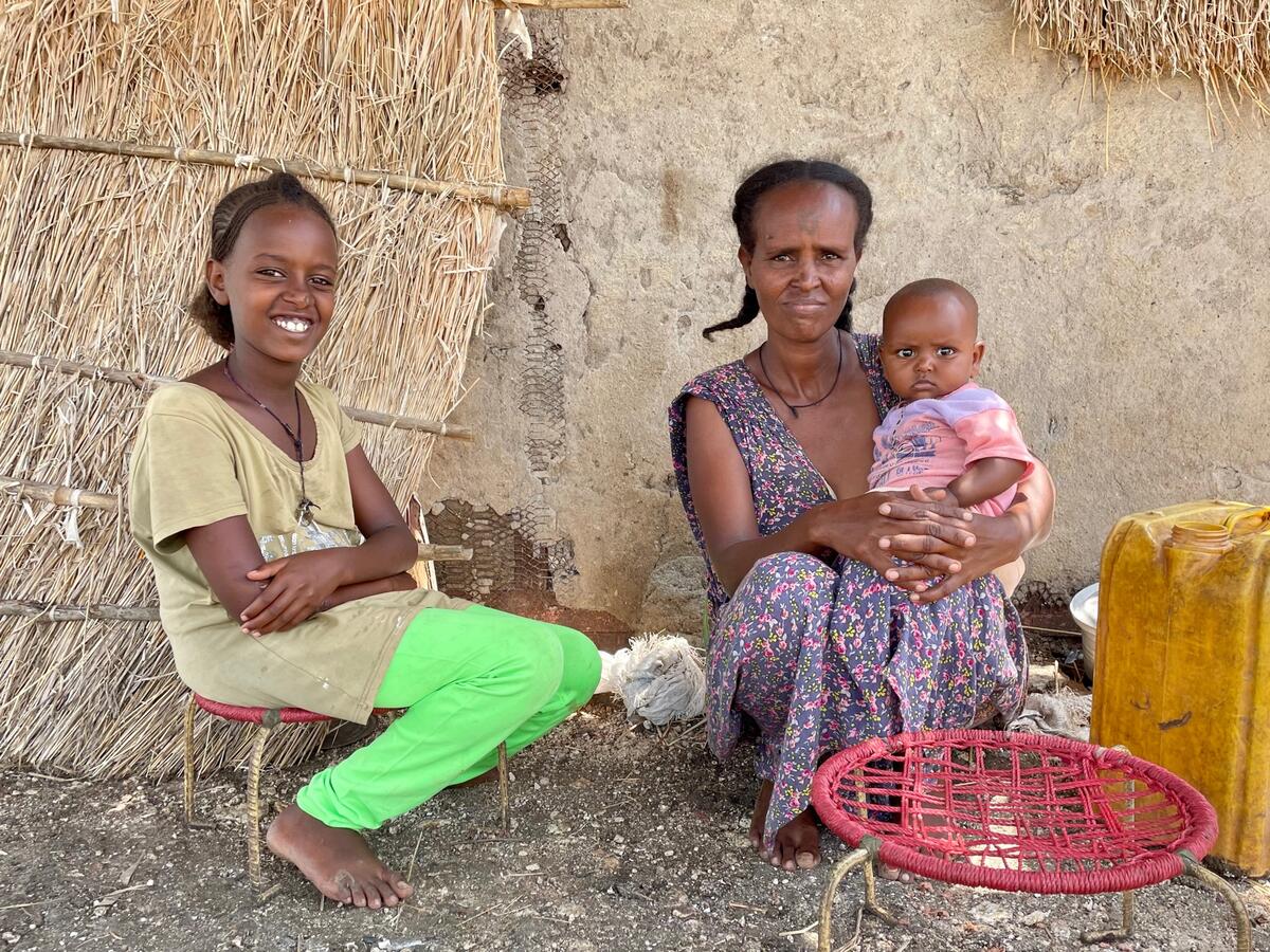 Emociones encontradas para una familia parcialmente reunida tras huir del  conflicto en Tigray | ACNUR