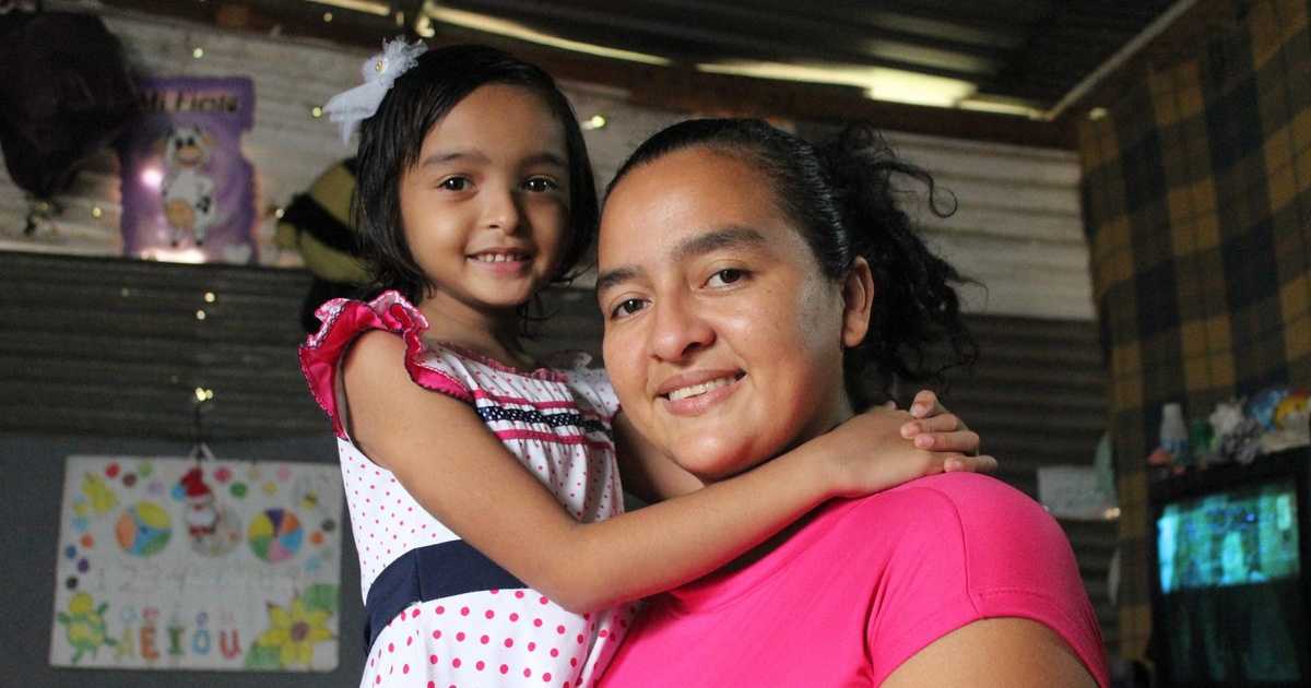 Testimonianza di Yusdanny, donna venezuelana in Colombia: “Mia figlia è riuscita a sconfiggere il cancro”